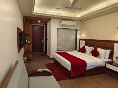 WhatsApp Image 2025-12-03 at 8.02.45 PM (1)