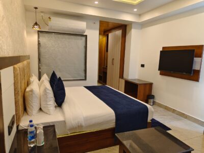 WhatsApp Image 2025-12-03 at 8.02.45 PM